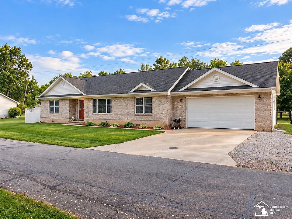 1st image of 3472 Lakeshore Dr