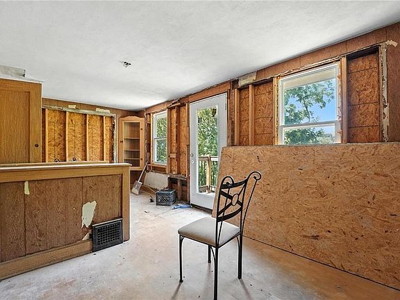 4th image of 2604 Drury Ave