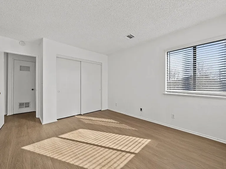 38501 Larkin Ave #4 — Photo 22