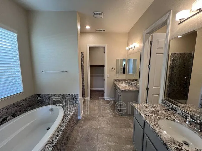 8378 Simsbury Dr — Photo 20