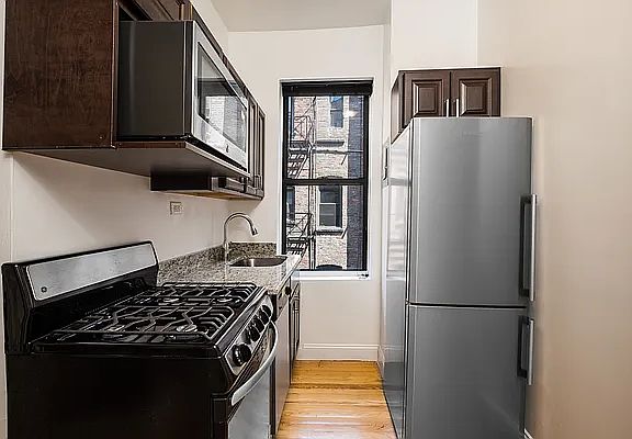 3rd image of 339 E 12th St APT 25