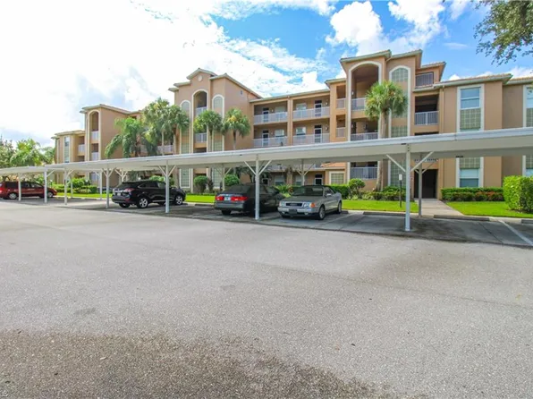 3820 Sawgrass Way APT 3046, Naples, FL 34112