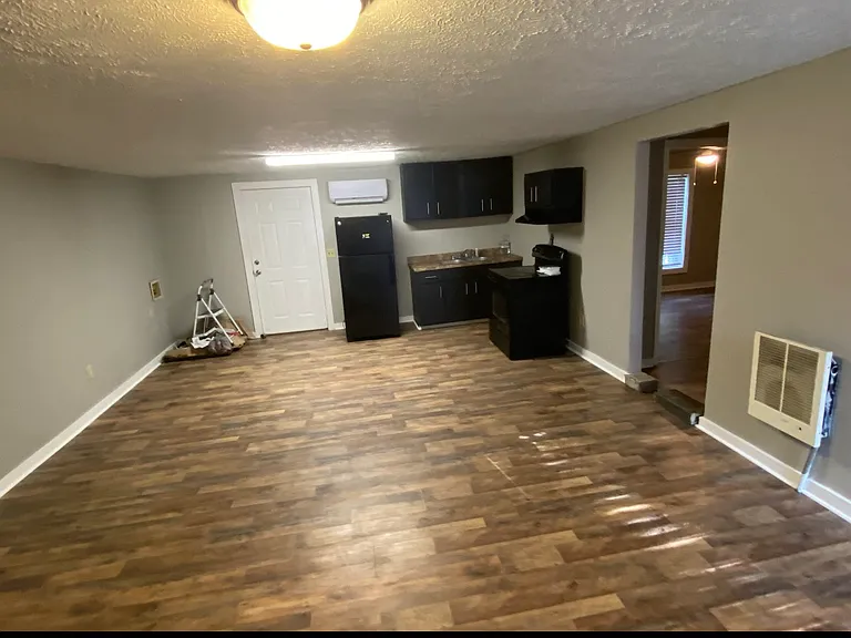 302 Jones Ave #D — Photo 5
