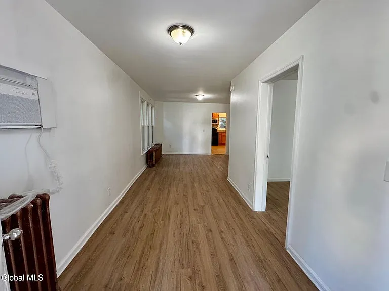 495 Morris St — Photo 1