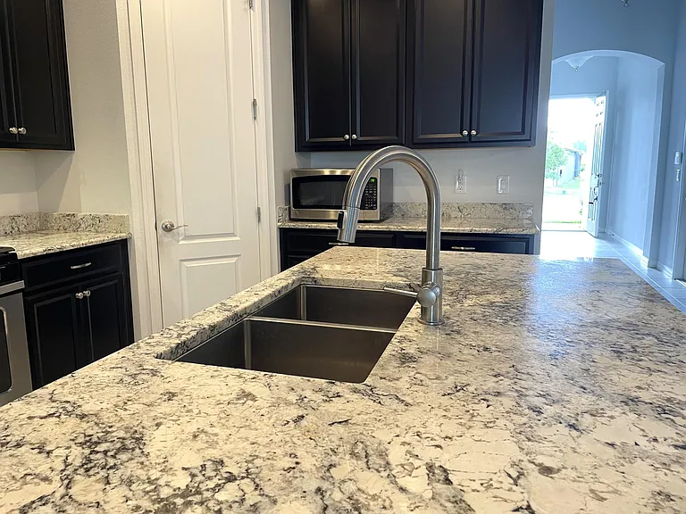 2881 Casterton Dr — Photo 10