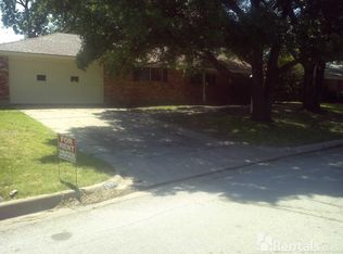 6805 Valhalla Rd, Fort Worth, TX 76116