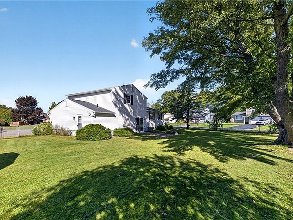 5th image of 8162 Adamello Cir