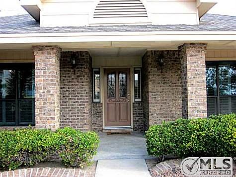 4th image of 860 Hempstead Dr