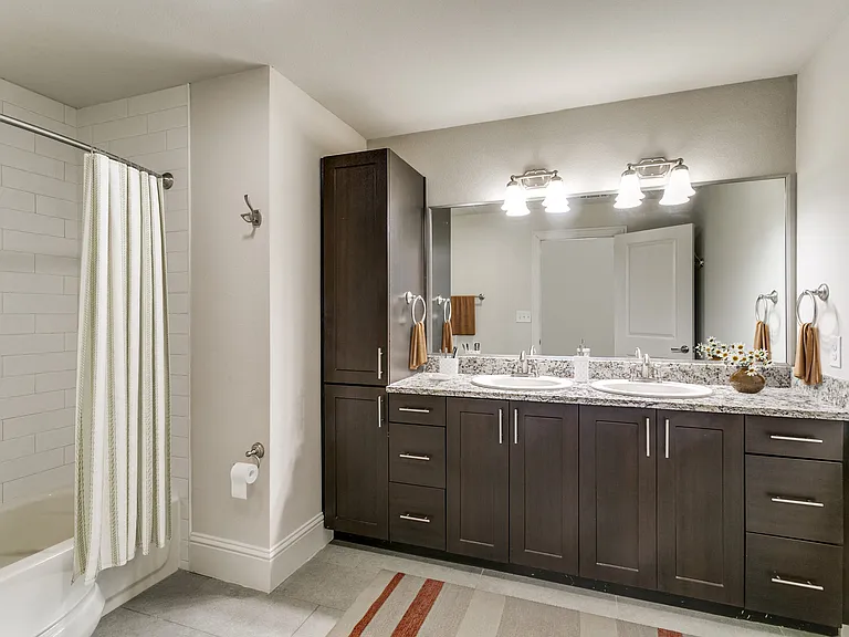 Varia at Highland Village — Photo 14