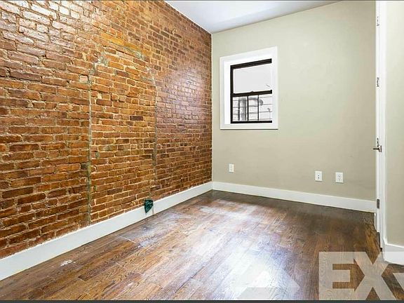 2nd image of 206 Saint James Pl #3