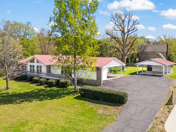 910 Greenview Dr, Fayetteville, TN 37334