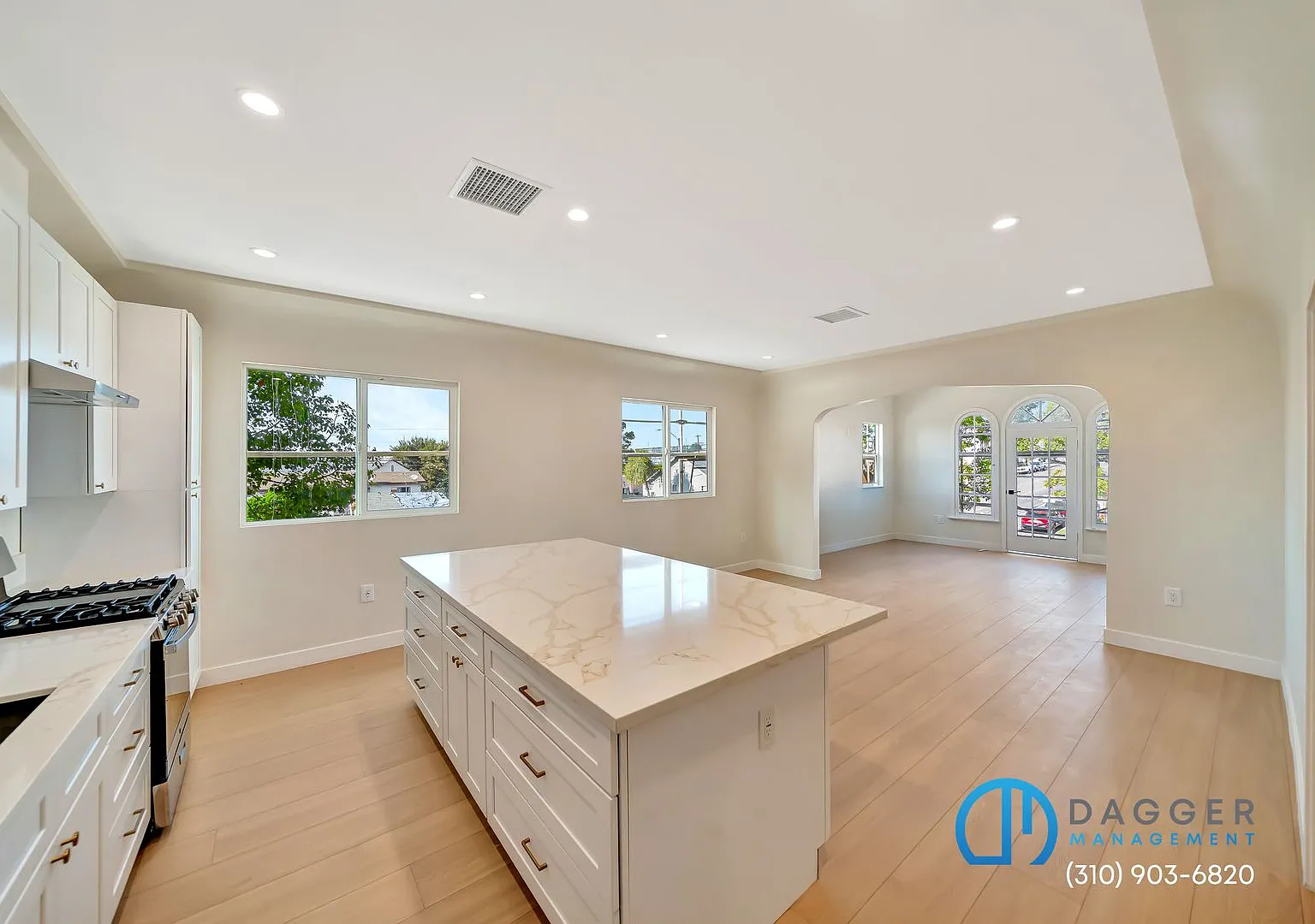 Fully Renovated 3-Bed with Central A/C & In-Unit Laundry Bright, Modern Boyle Heights Living — Photo 3