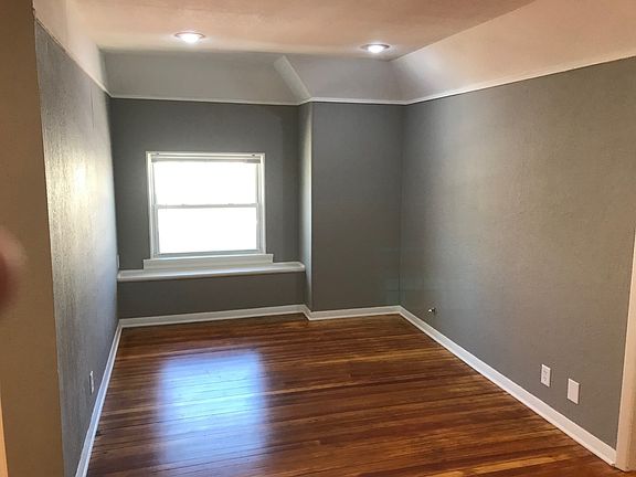 5th image of 527 Gladstone Blvd Floor 3
