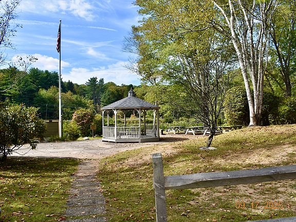 2nd image of 8 Tamarack Lane #8