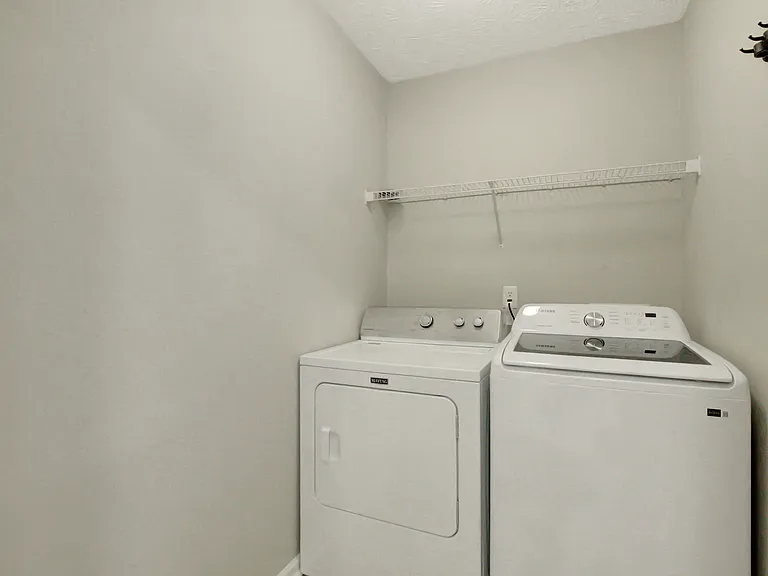 56 Pemberton Pl — Photo 17