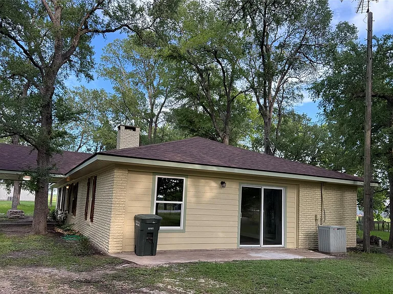 1139 County Road 403 — Photo 24