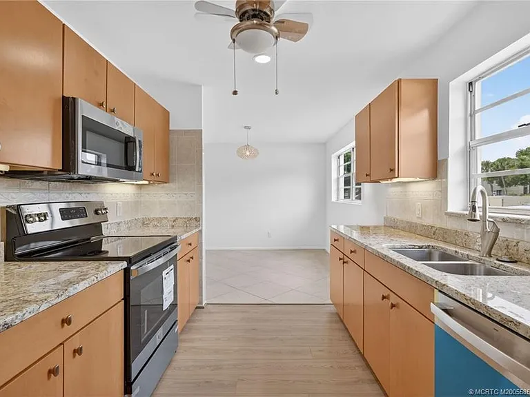 2 Lake Vista Trl #107 — Photo 17
