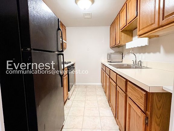 3rd image of 14806 Bryan Ct