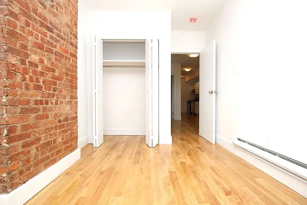 Rented by Premier Metro Realty Corp | media 36