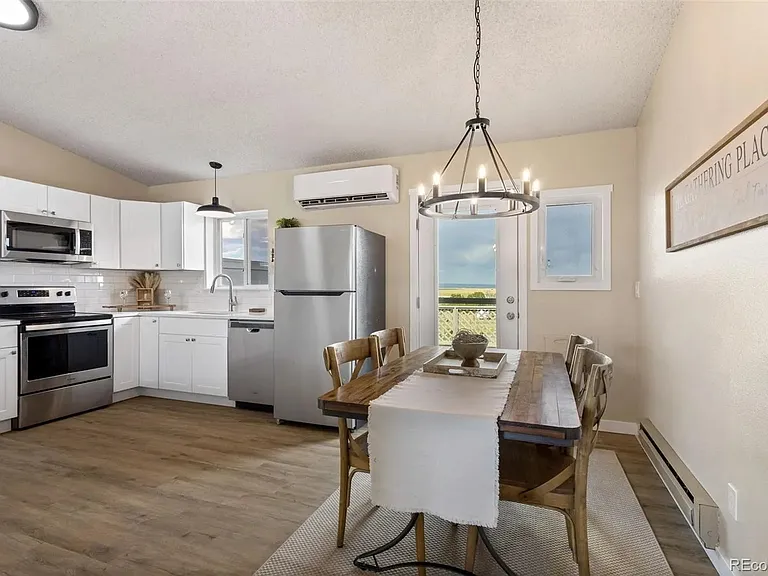4355 Black Water Ct — Photo 17