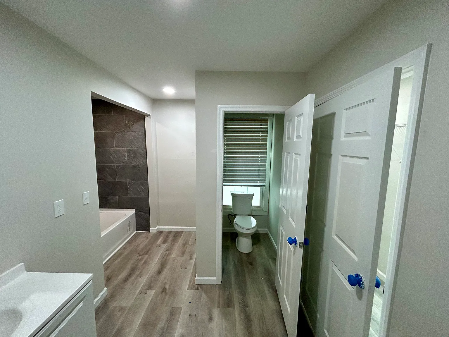 204 S Moore Rd — Photo 2