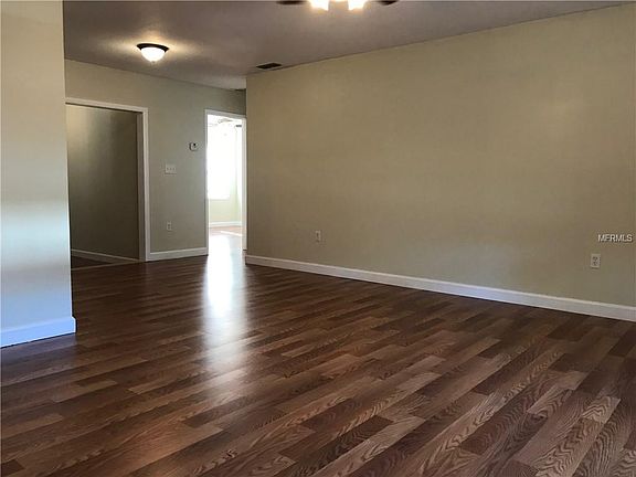 4th image of 985 Monroe Harbor Pl