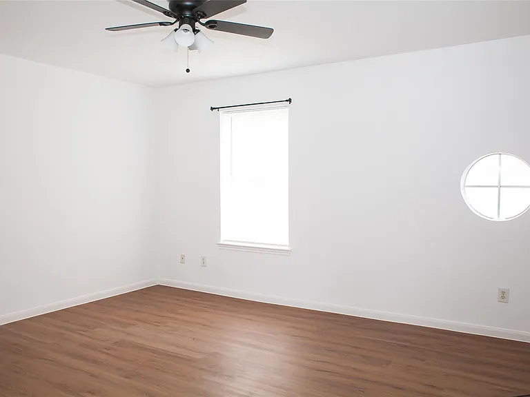 8910 Sage Place Dr — Photo 15