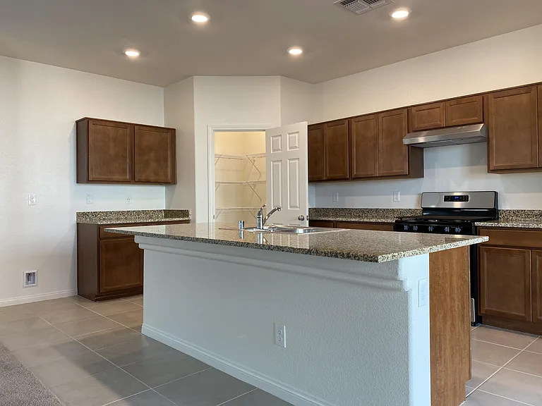 6982 Solano Canyon Ave — Photo 15