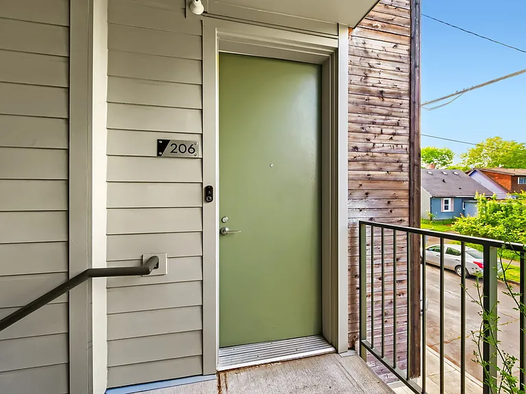 6310 N Maryland Ave #206 — Photo 14