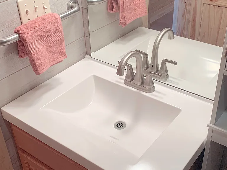 140 Rolling Hills Dr — Photo 3