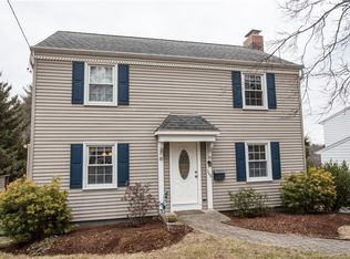 348 Ridgewood Rd, West Hartford, CT 06107