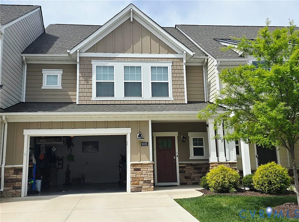 Building Photo - 9005 White Plains Ct