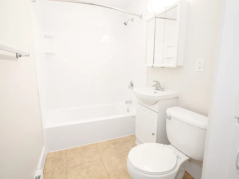 321 Enfield Cres #3 — Photo 19