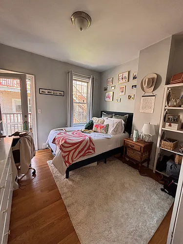180 Bolton St Photo 1