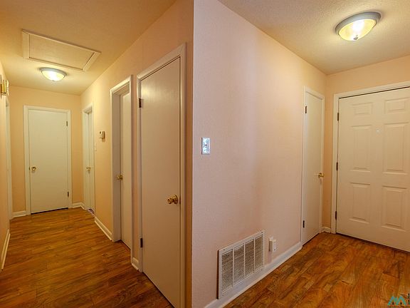 4th image of 812 Kathie Dr