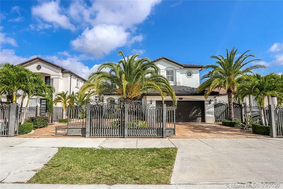 4 bed, 3.5 bath, 3123 sqft, $4,200 — Photo 1