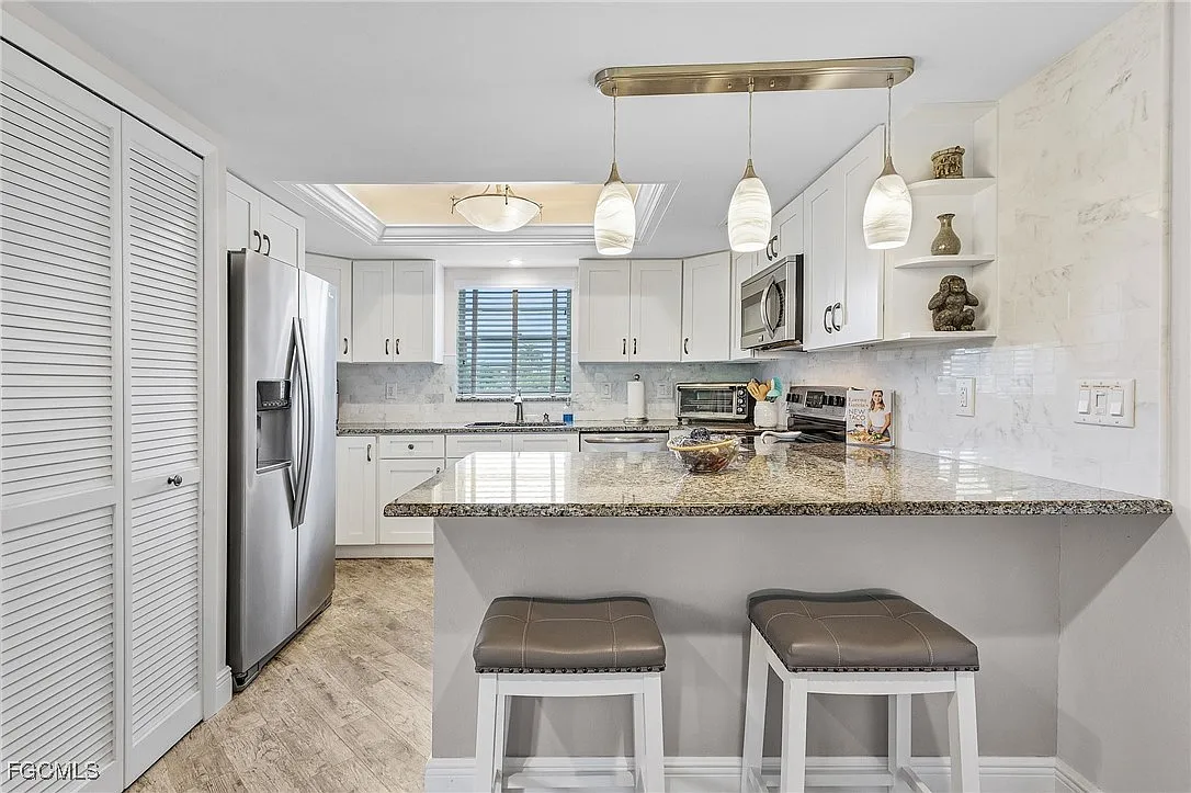2 bed, 2.0 bath, 958 sqft, $3,500 — Photo 4