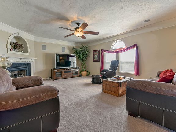 5th image of 144 Stratford Ct