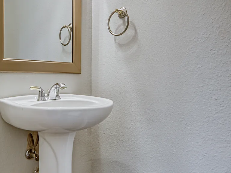 6533 Riveredge Dr — Photo 30