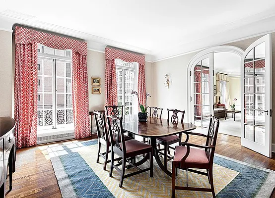 Sold by Warburg | media 3