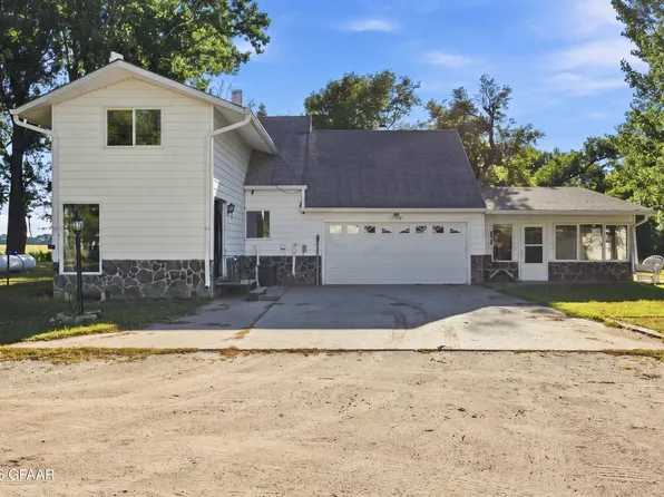 15218 9th St NE, Mayville, ND 58257