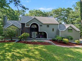 17 Galway Rd, Windham, NH 03087