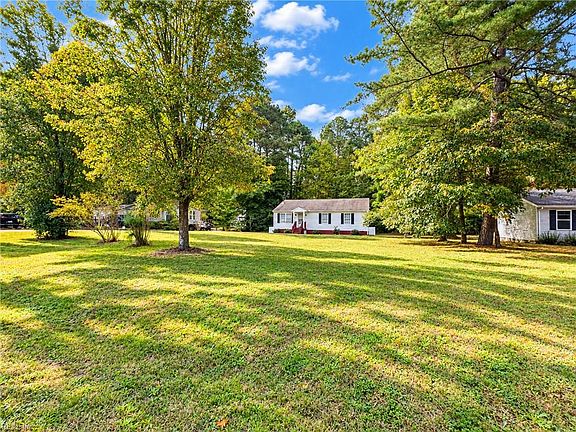 3rd image of 9961 Grove Ct