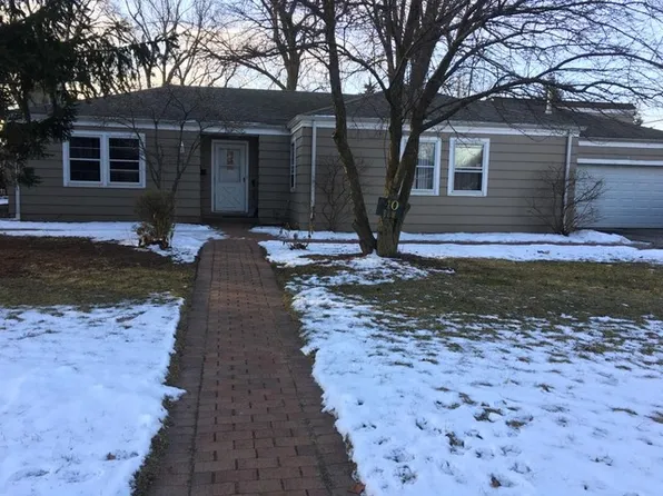 40 Elm St #31, Glenview, IL 60025