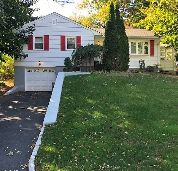 676 Grove St — Photo 1