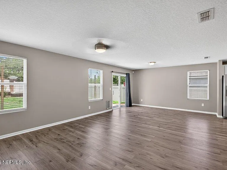 9099 Tahoe Ln — Photo 16