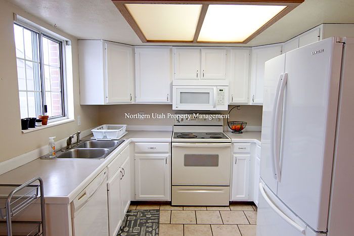6 Kitchen_02182021