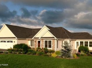 60 Daniels Rd, Honesdale, PA 18431