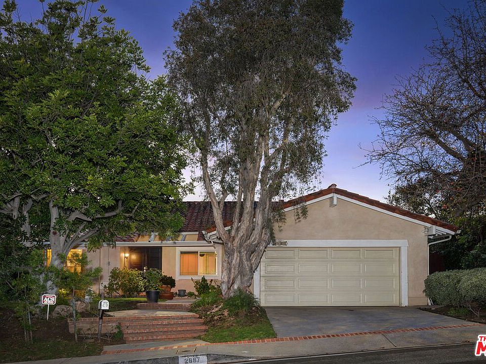 1st image of 2887 Bottlebrush Dr