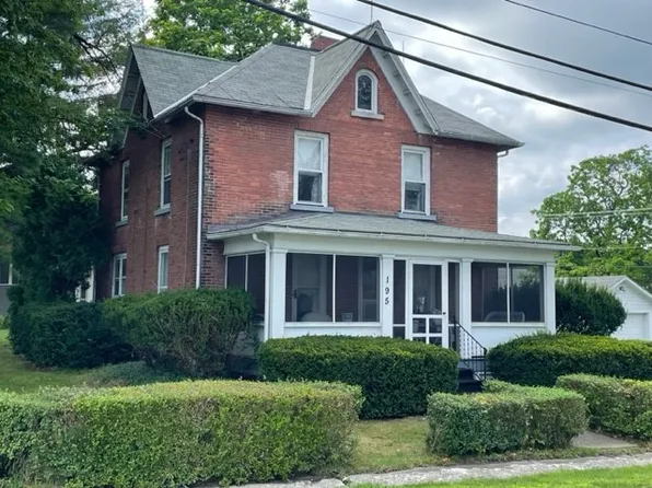 195 S 4th St, Conneaut Lake, PA 16316